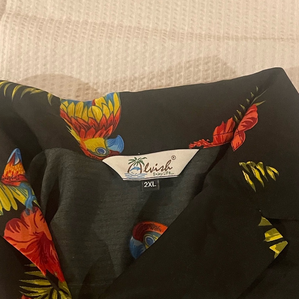 Men’s tropical print shirt